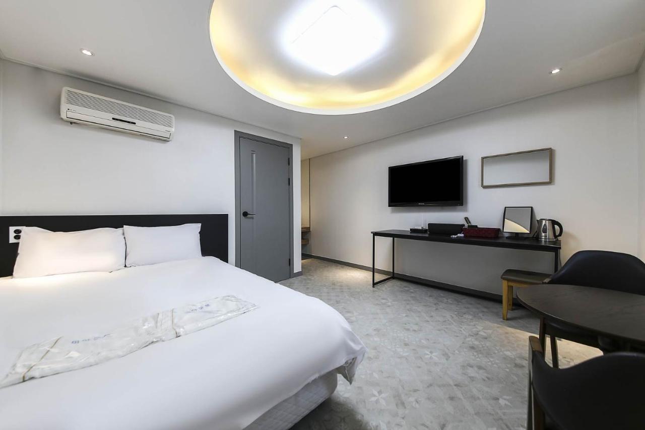 Mi Amor Motel Sokcho Exterior photo