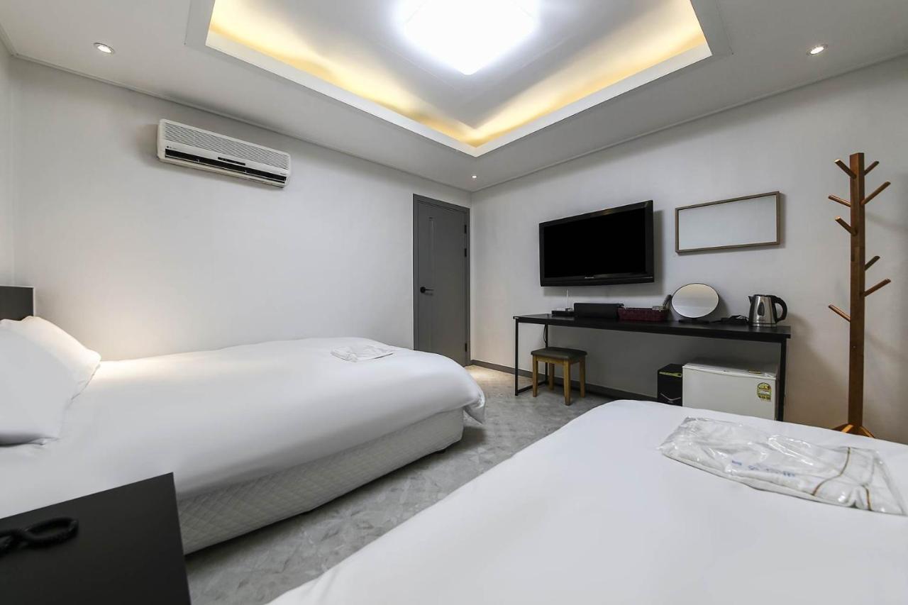 Mi Amor Motel Sokcho Exterior photo